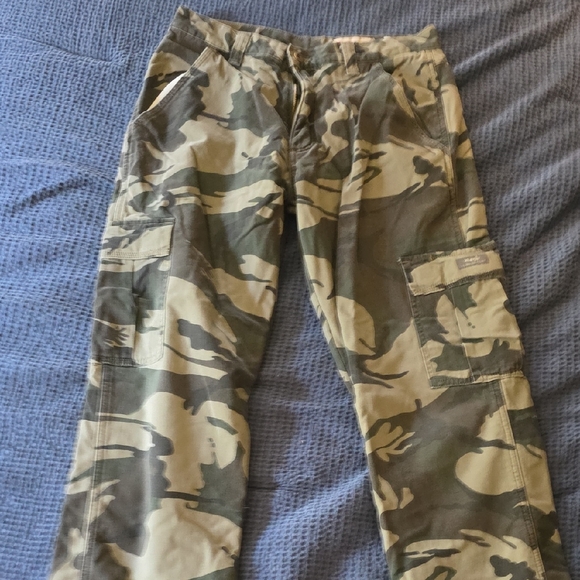 Wrangler Camouflage Cargo Pants - Picture 1 of 3